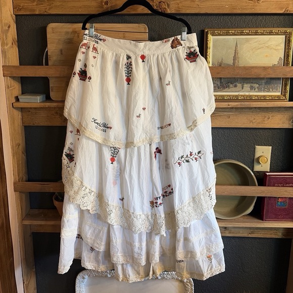 Kimchi Blue Dresses & Skirts - Kimchi Blue Embroidered Lace Horse Bohemian Cottagecore Skirt Women's Size XL